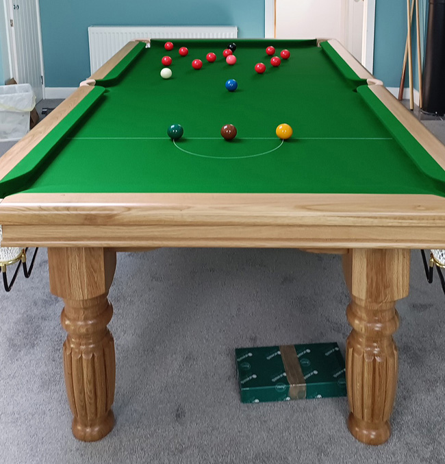 Traditional snooker table