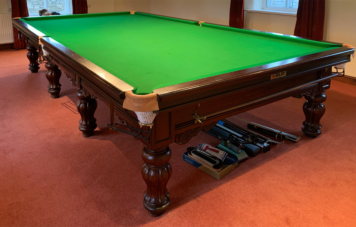 12ft fullsize Fullsize Burroughes & Watts Tulip leg Snooker Table